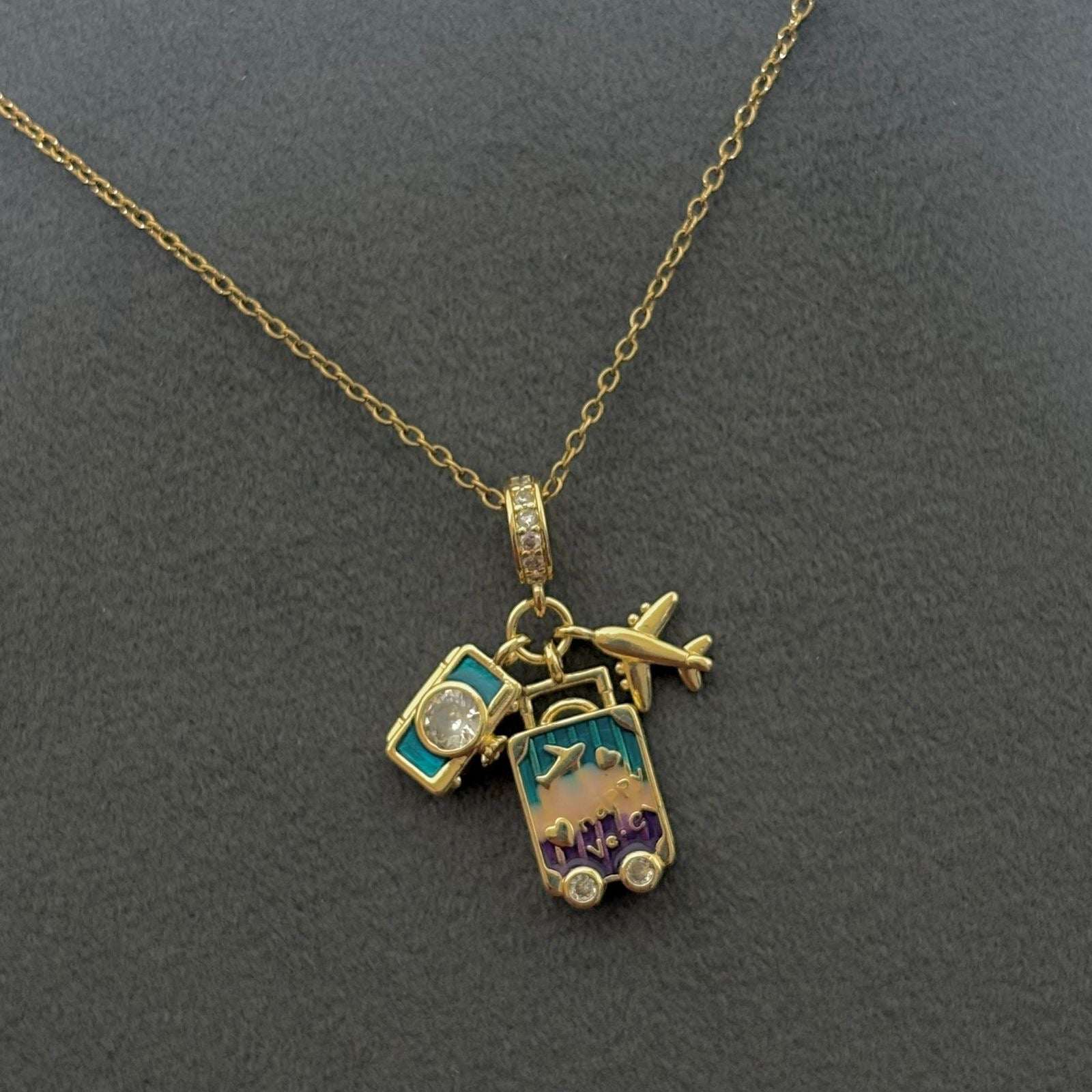 Travel mode necklace