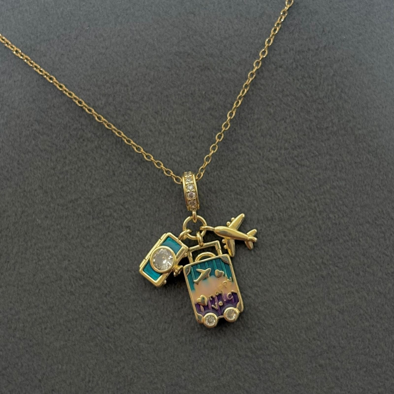 Travel mode necklace