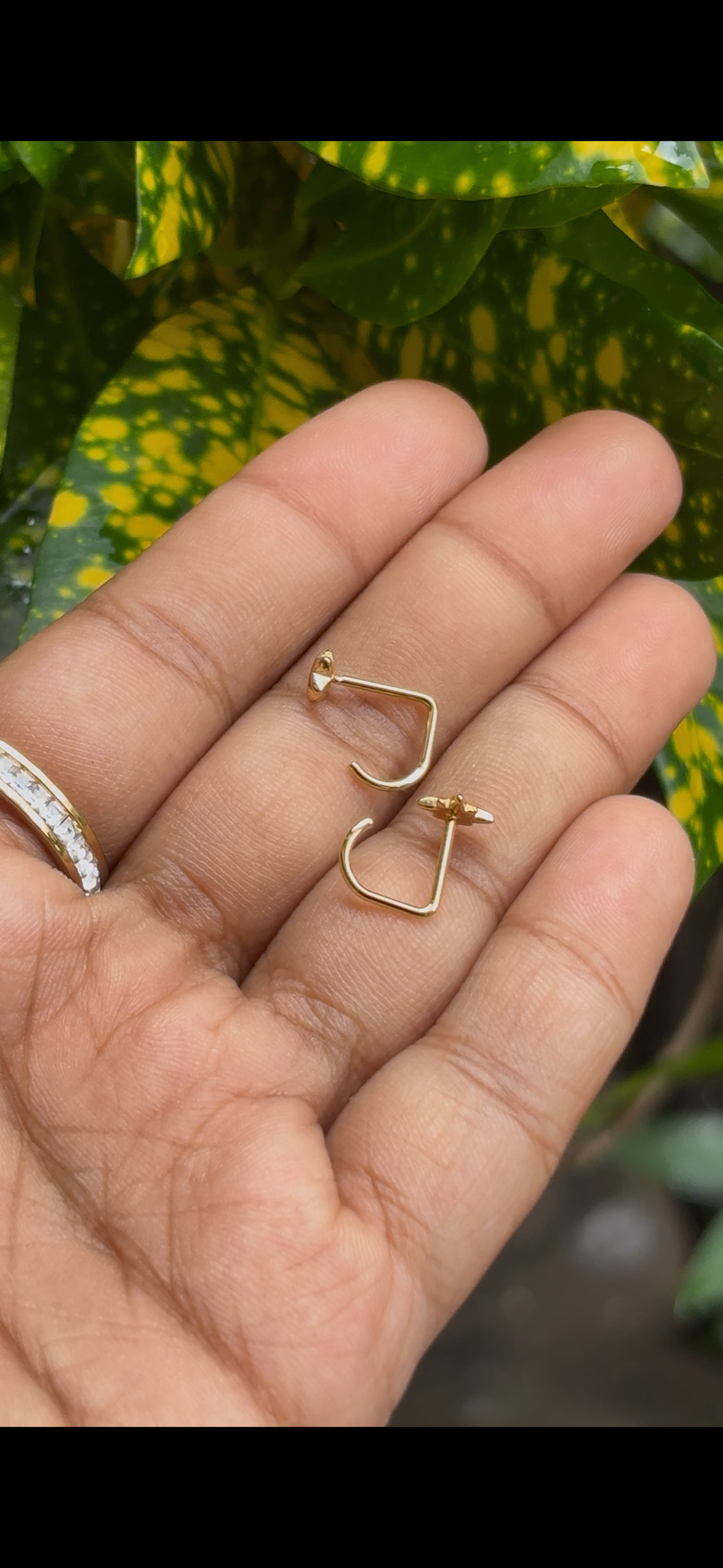 Star light pain less earring