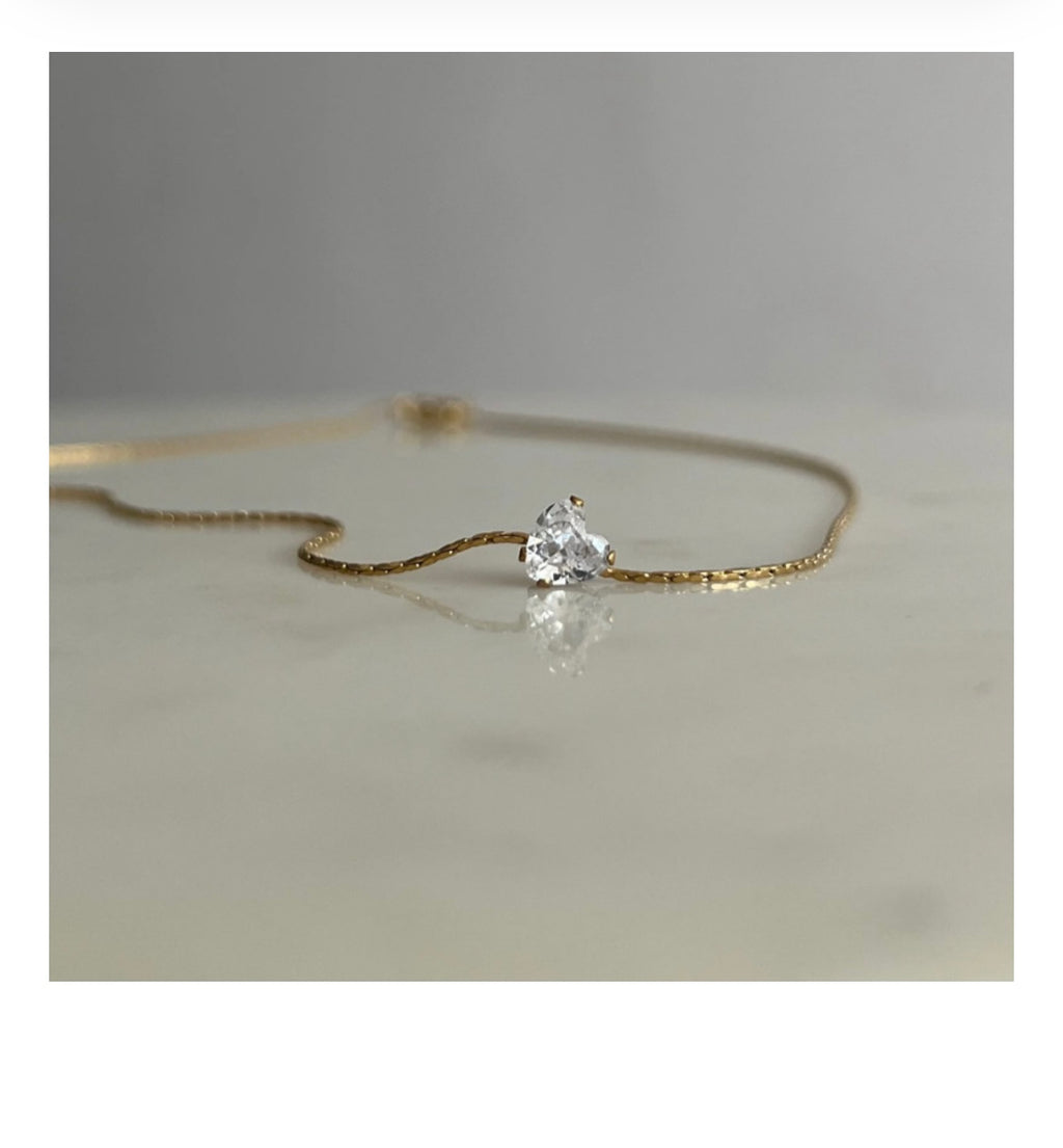 Heart solitaire necklace