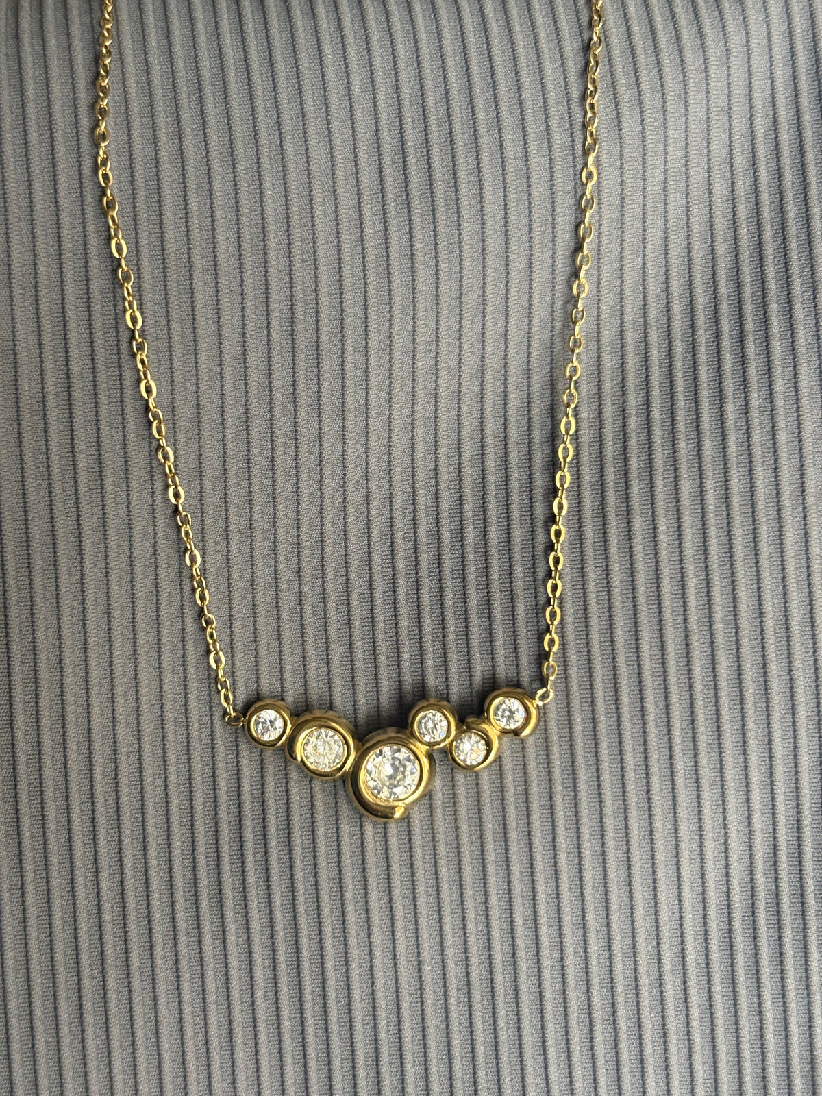Shiny spiral necklace