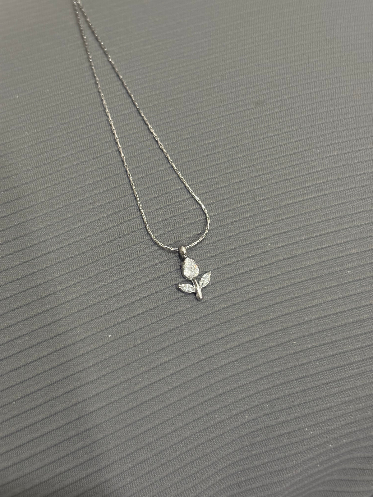 Tulip necklace 🌷