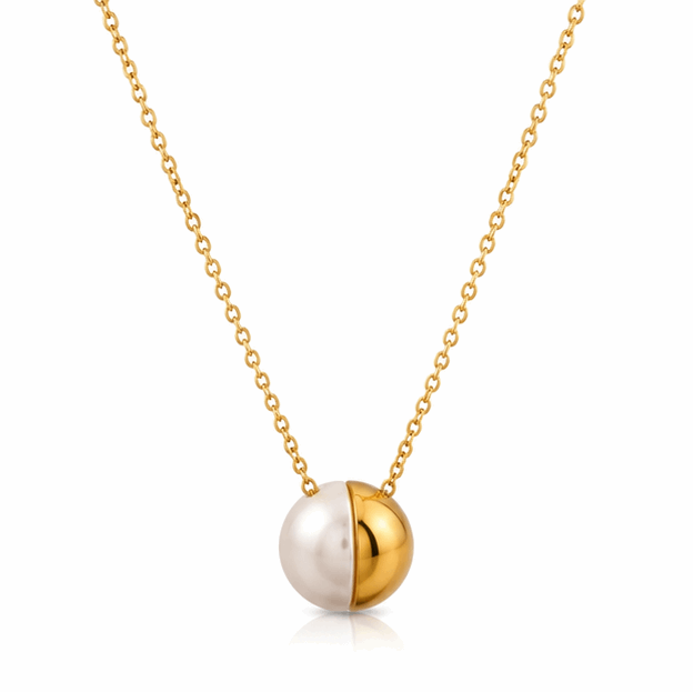 Pearly Gold Pendant Necklace